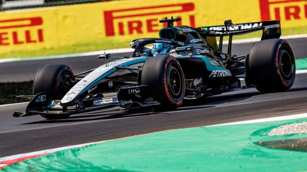Russell, Mercedes, FP2 — Foto: © IMAGO