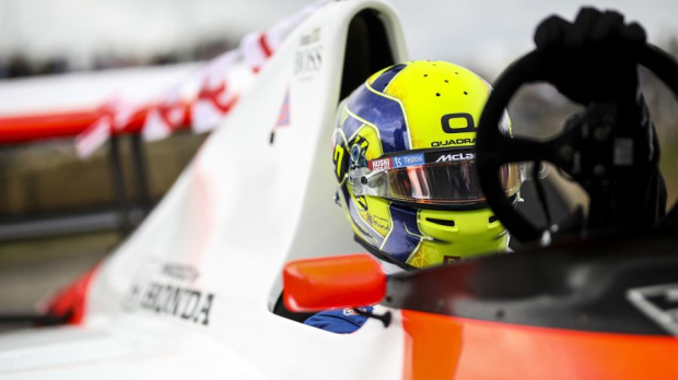 Lando Norris in actie in de auto van Ayrton Senna. — Foto: © LAT Images