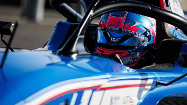 Alpine Race(H)er driver Lisa Billard sat in the cockpit with closed helmet visor in F4
