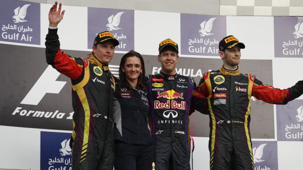 Kimi Raikkonen, Sebastian Vettel, Romain Grosjean stand on the 2013 Bahrain Grand Prix podium — Foto: © IMAGO