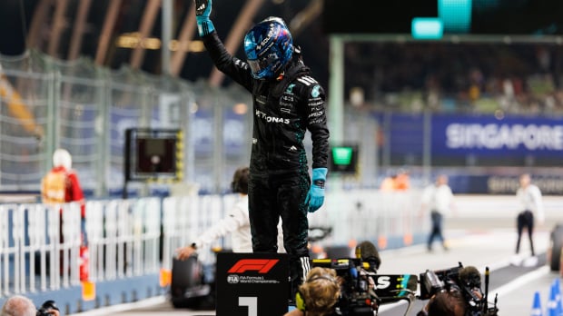 George Russell wins in Singapore