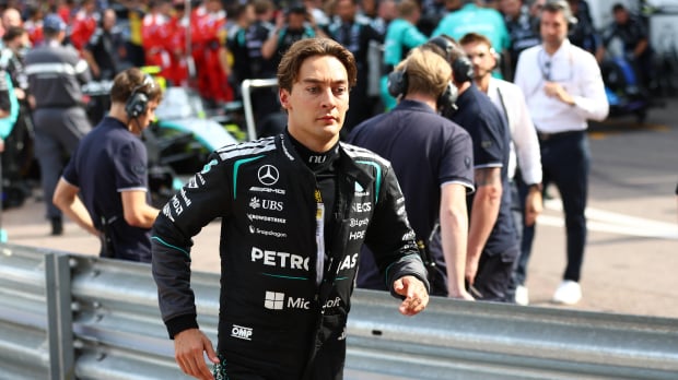 George Russell looks downcast at the Monaco GP — Foto: © IMAGO