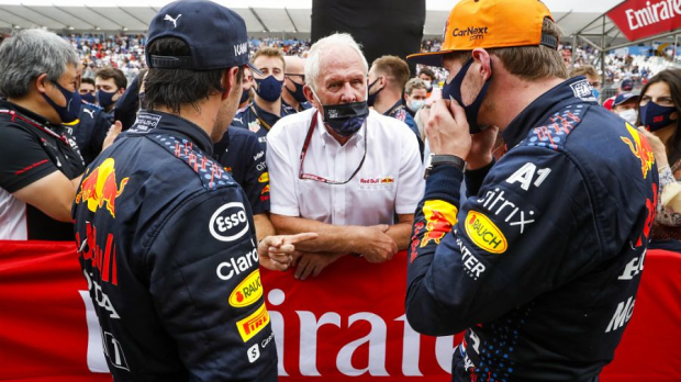 Dr. Helmut Marko talks with Sergio Pérez and Max Verstappen