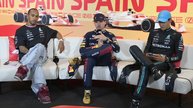 Verstappen tijdens persconferentie na race Spanje