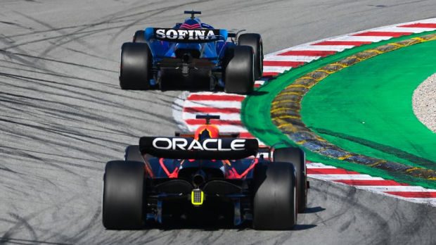 Verstappen behind Latifi during F1Testing in Barcelona