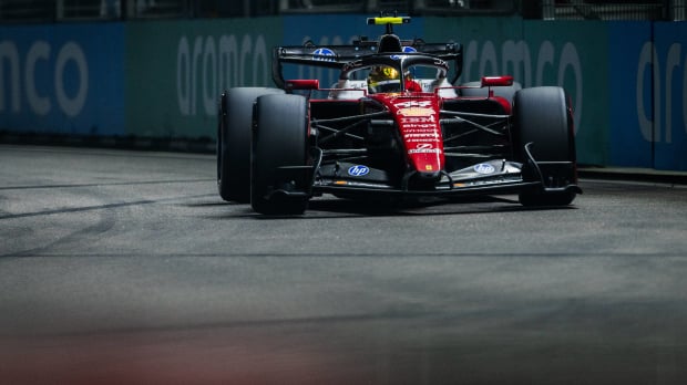 Lewis Hamilton refused to come in for a pit-stop at the Singapore Grand Prix