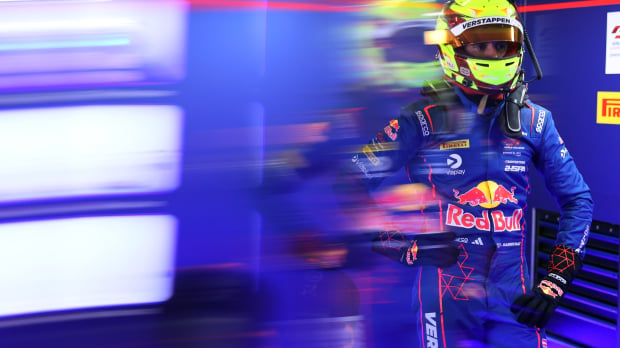 Barnicoat in Verstappen Racing garage — Foto: © SRO/JEP