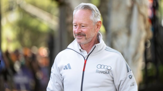 Audi F1 chief Jonathan Wheatley smiles in the paddock at Melbourne — Photo: © IMAGO