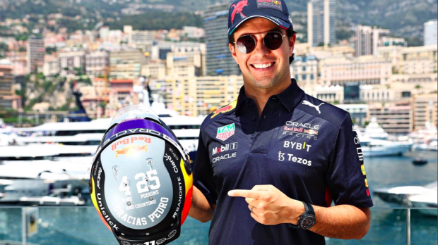 El casco de Sergio Pérez para el GP de Mónaco