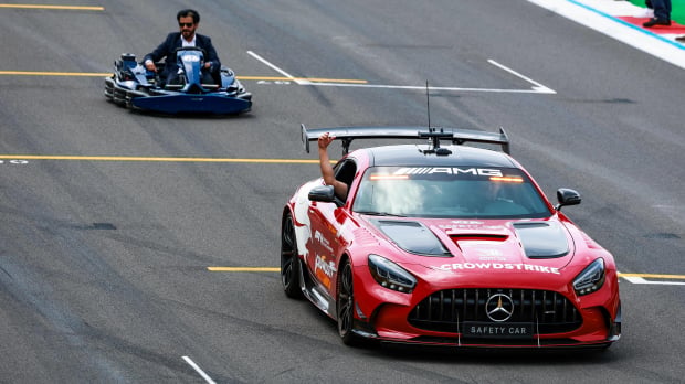 The FIA Safety Car at Silverstone ahead of MBS in a Lego kart — Photo: © IMAGO
