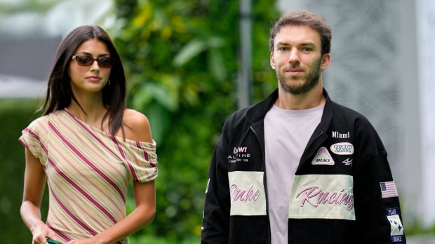 Pierre Gasly, Francisca Gomes, Alpine, Miami, 2025