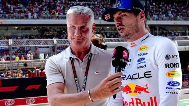 Davild Coulthard talking to Max Verstappen — Foto: © IMAGO
