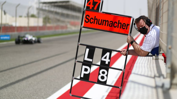 Mick Schumacher name plate — Foto: © LAT Images
