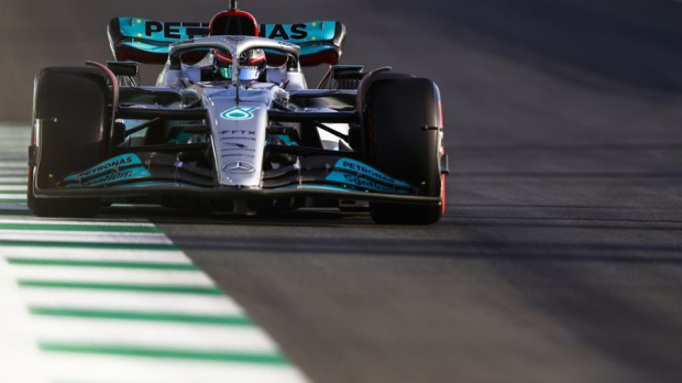 Russell in zijn Mercedes
