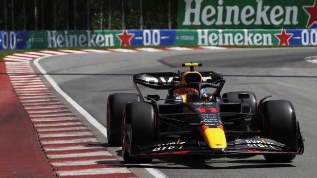 Perez in zijn RB18 in Canada