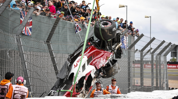 Zhou crashes at start of 2022 British GP