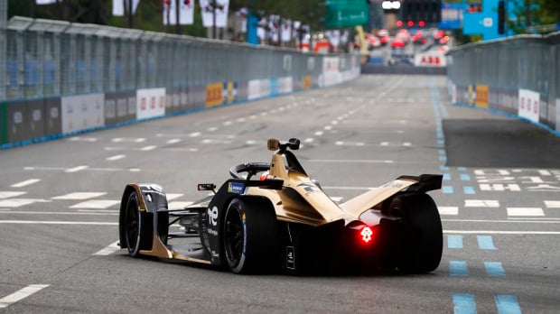 Antonio Felix da Costa driving in Seoul