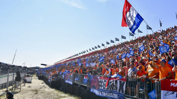 Fans voor aanvang start F1 race op Zandvoort