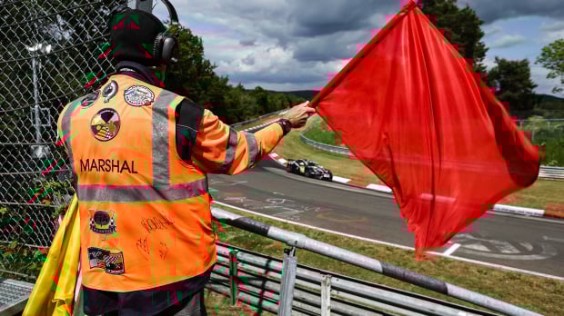 Red flag at Nurburgring — Foto: © IMAGO