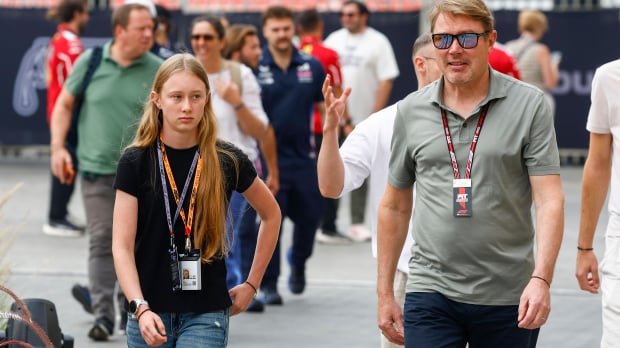 Mika Hakkinen with daughter Ella — Foto: © IMAGO