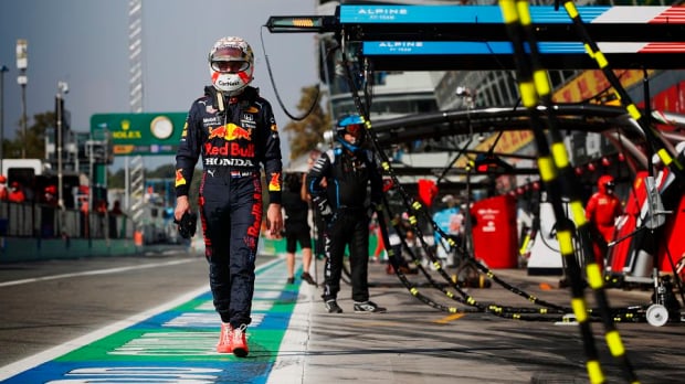 Verstappen na de crash in de Grand Prix van Italië in Monza.