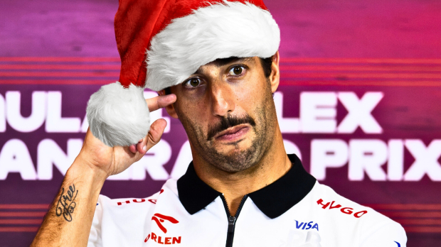 Ricciardo wearing a Christmas hat