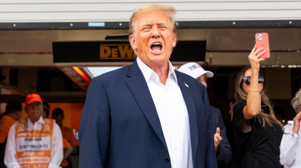 Donald Trump shouts in the McLaren garage at the 2024 Miami GP — Photo: © IMAGO