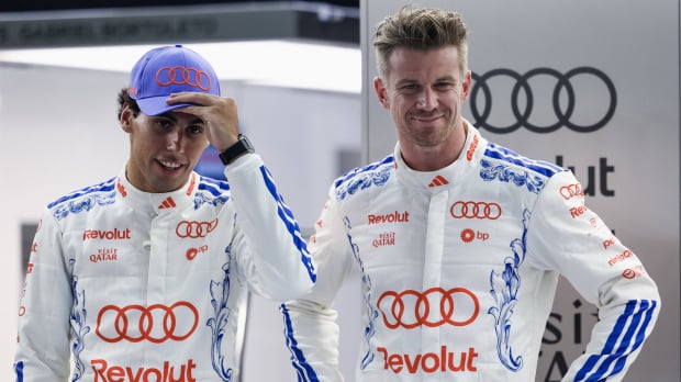 Gabriel Bortoleto, Nico Hulkenberg, Audi, Singapore, 2026 — Foto: © IMAGO