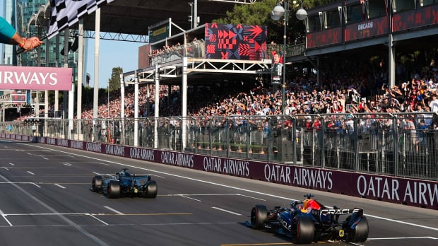 Russell wins Azerbaijan GP ahead of Verstappen — Foto: © IMAGO