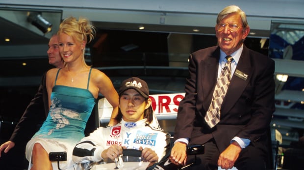 Ken Tyrrell with Denise van Outen and Tora Takagi 1998