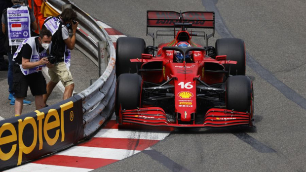 Charles Leclerc in actie in Monaco.