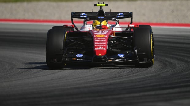 Hamilton during practice in Barcelona — Photo: © IMAGO