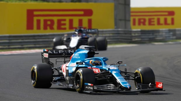 Fernando Alonso in actie op de Hongaroring. 