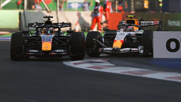 Verstappen and Lawson touch in FP2 in Mexico City — Foto: © IMAGO