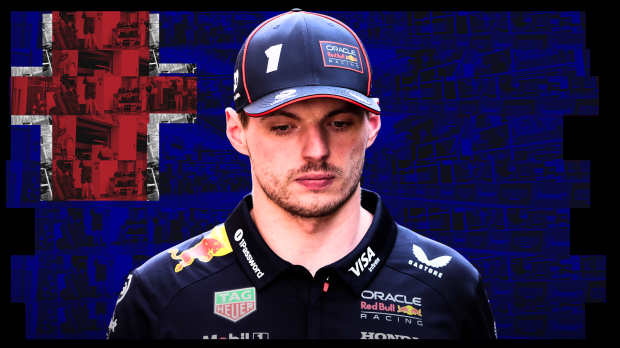 Max Verstappen in front of the Australian flag — Foto: © IMAGO