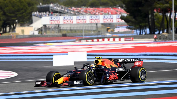 Max Verstappen tijdens VT2 in Frankrijk