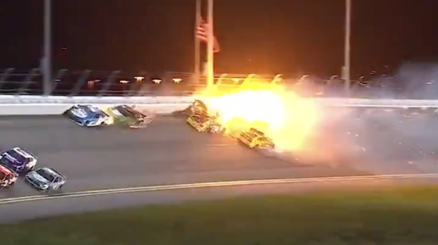 NASCAR crash during Daytona 500 — Foto: © LAT Images