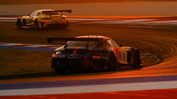 Verstappen Racing behind Winward Racing at Misano — Foto: © SRO/JEP | De Verstappen-AMG achter de Winward-AMG op Misano