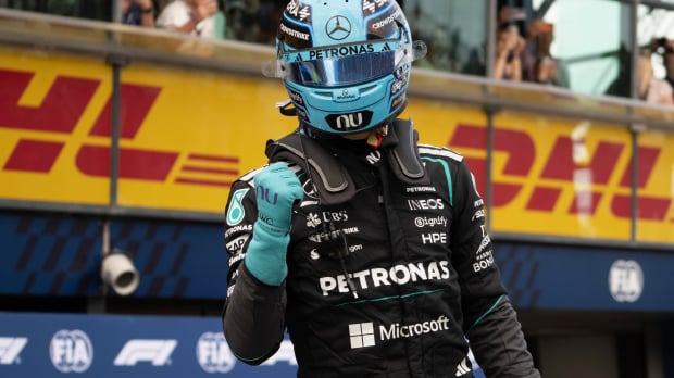 Russell after taking pole in Melbourne — Foto: © IMAGO