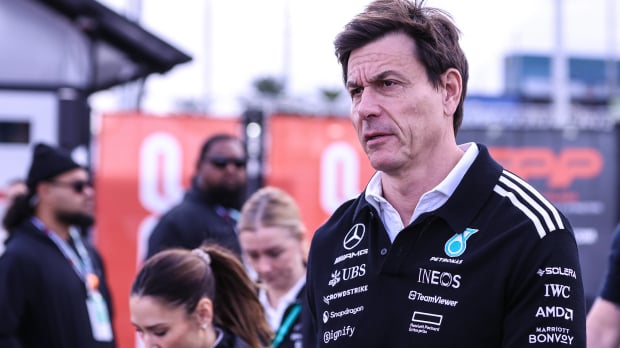 Wolff haalt uit naar stewards na straf voor Russell: 'Geen straf waard' — Foto: © IMAGO