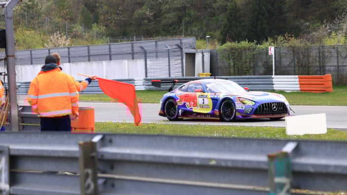 Max Verstappen Nurburgring race stopped by red flag after multiple cars in 'very big' crash