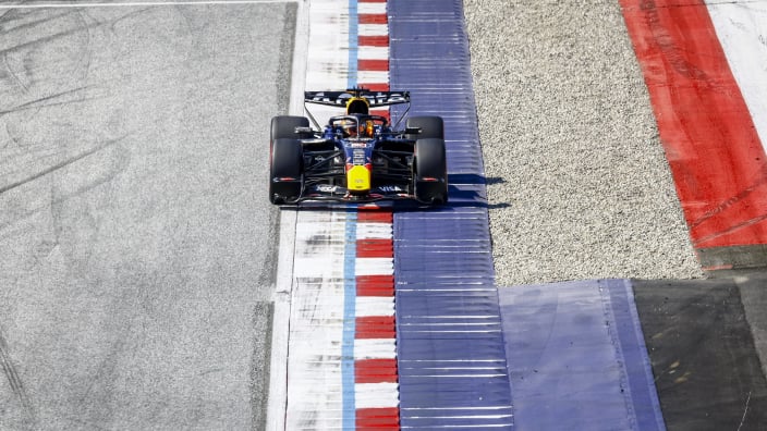 Verstappen crasht in slotminuten kwalificatie Oostenrijk, polesitter onduidelijk