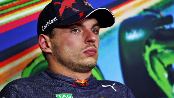Indrukwekkende foto van gesloopte Verstappen na Grand Prix Singapore  | F1 Shorts