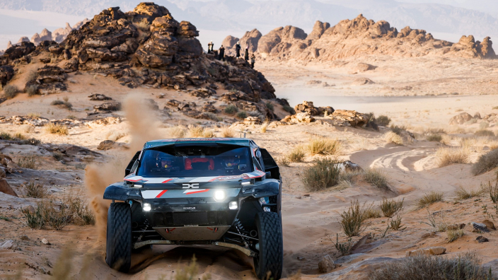 Al Attiyah seizes Dakar lead as Van den Brink profits from Macík’s struggles