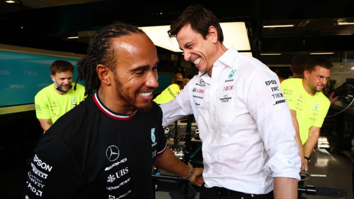Mercedes heeft nieuwe motor Hamilton niet gebruikt in Qatar