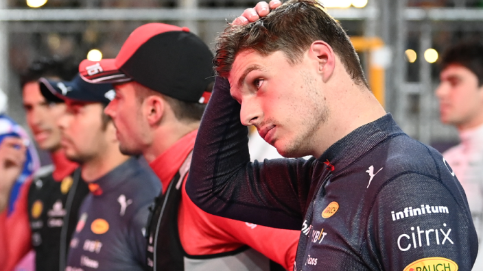Critican maniobras de Verstappen en los reinicios: "Una molestia para otros pilotos"