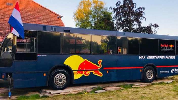 feedback verontschuldigen Clan Max Verstappen-fans opgelet: Dit is de bus van je dromen! - GPFans.com