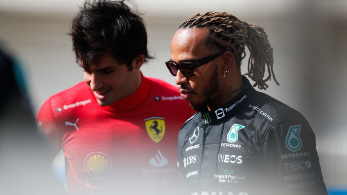 Sainz over sterk Ferrari "We weten allemaal dat testen niets betekent"