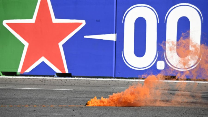 Verstappen brands own Dutch fans “stupid” after on-track flare furore