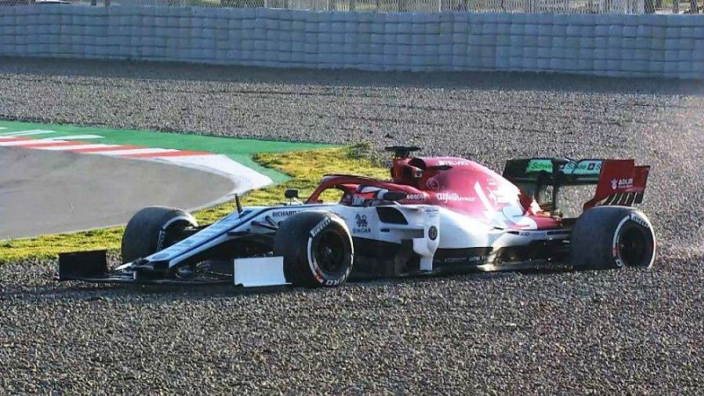 VIDEO: First red flag of 2019 goes to... Kimi Raikkonen!